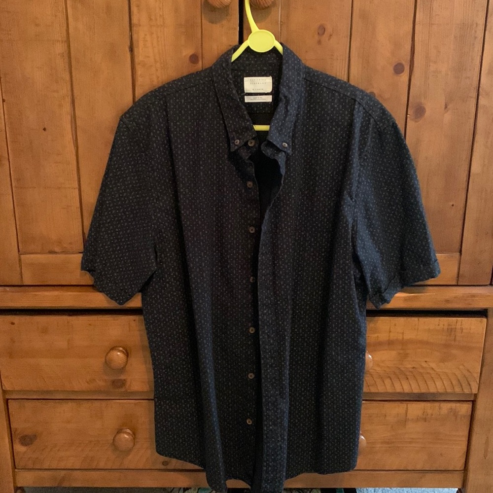 Vanishing Elephant XL short sleeve button down shirt